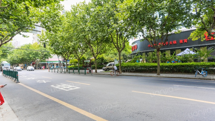 浦潍大楼外景图