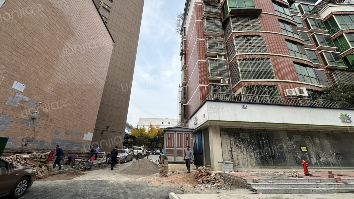 万江公寓外景图