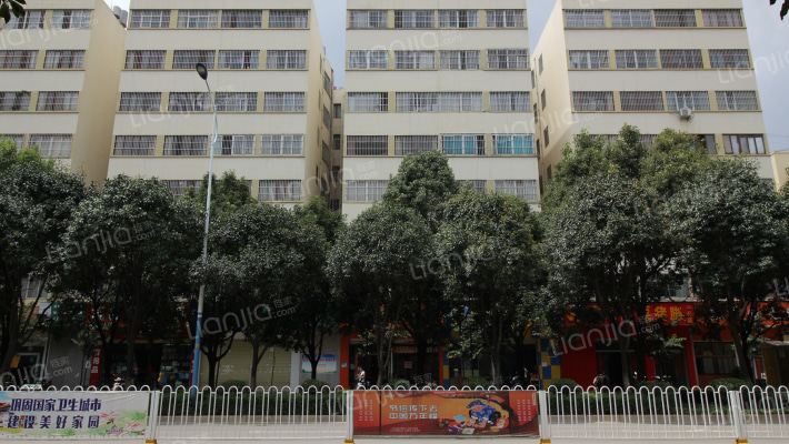 达丽温泉花园外景图