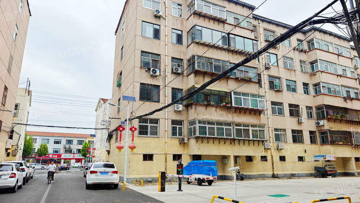 群凤小区外景图