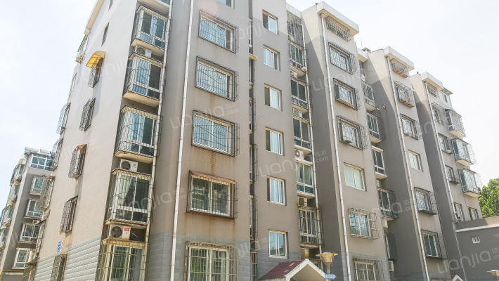 南辛庄中街外景图