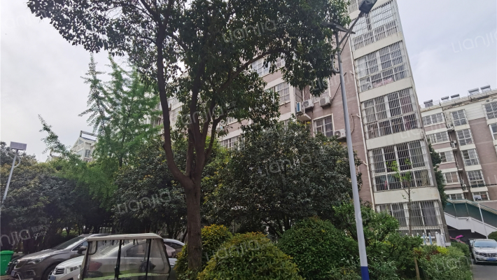 中南现代城外景图