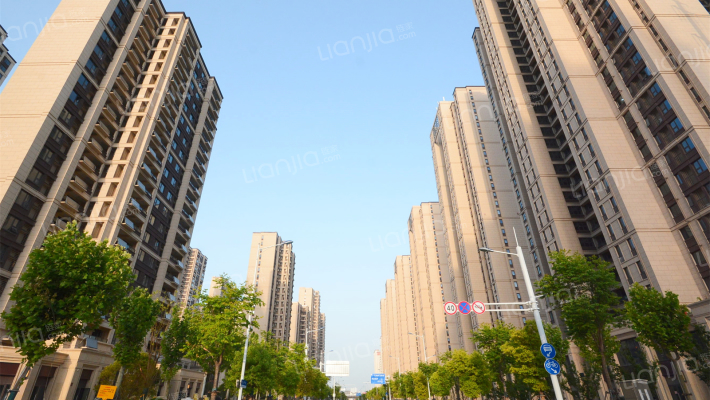 融创广场外景图