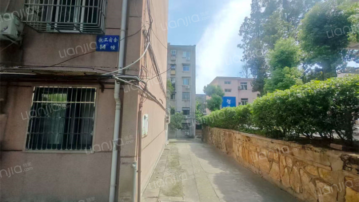 安徽理工学院教工宿舍外景图