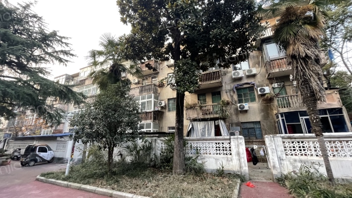 储备局宿舍外景图