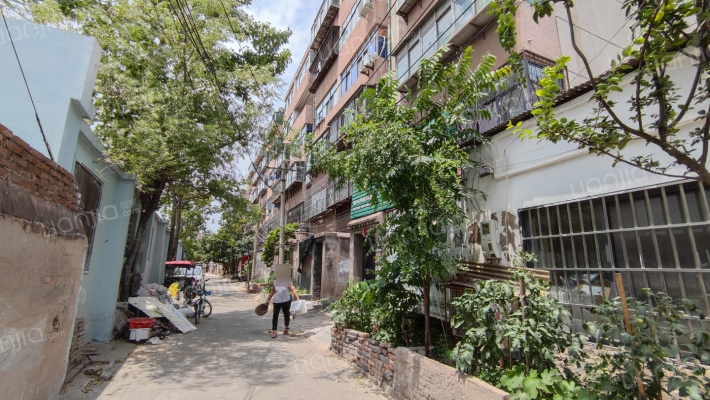 四维街15中家属楼外景图