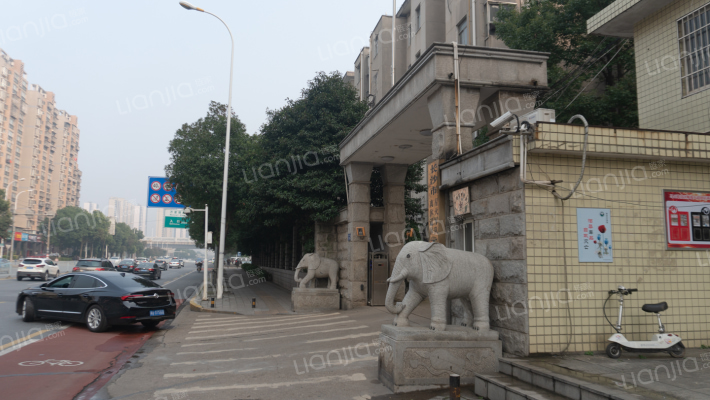 晚报大道396号外景图