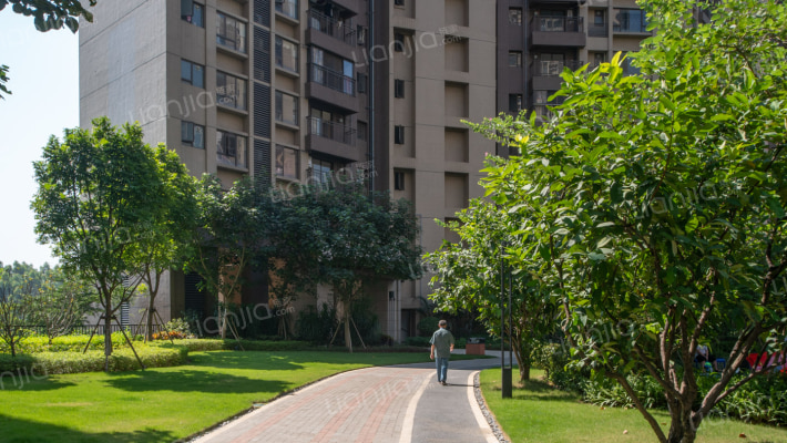 绿地城泊语湾外景图