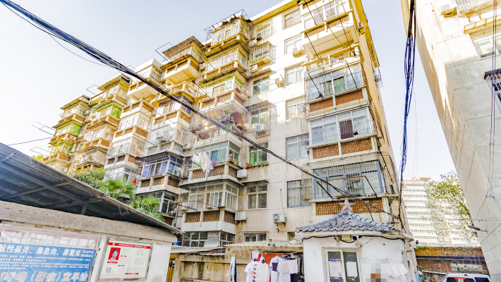 洪山侧路外景图