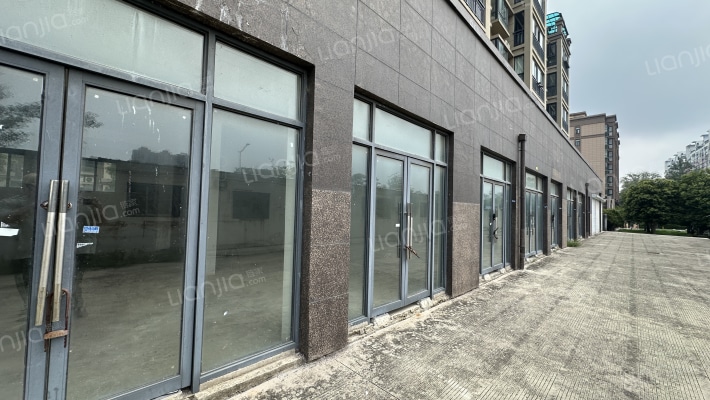 九里山八一小学院内东外景图