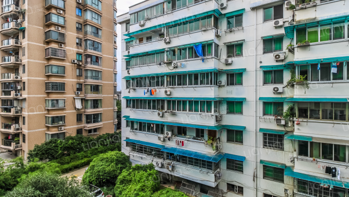 公交公司宿舍外景图