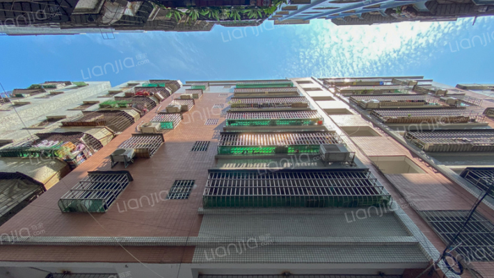 区平住宅楼外景图