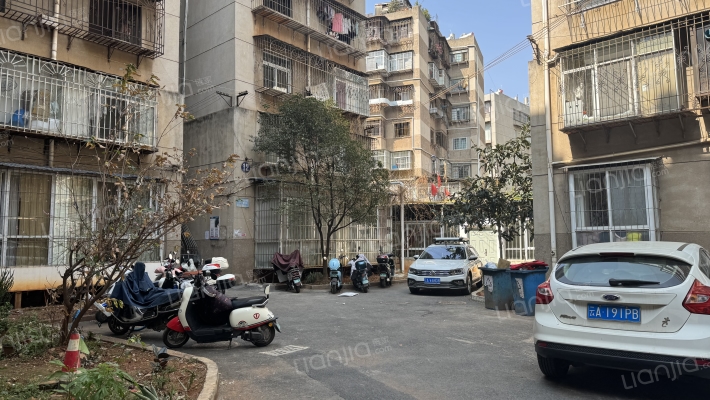 严家地省人民医院宿舍外景图