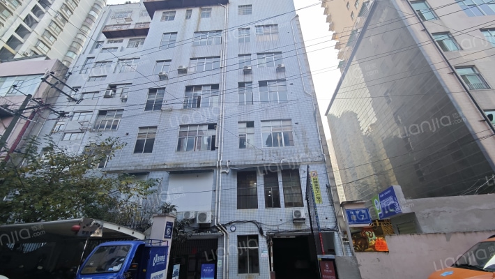 贵政大厦外景图