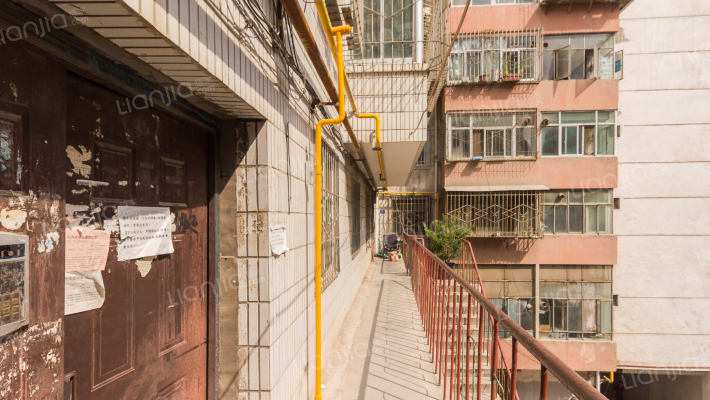 金良综合楼小区外景图