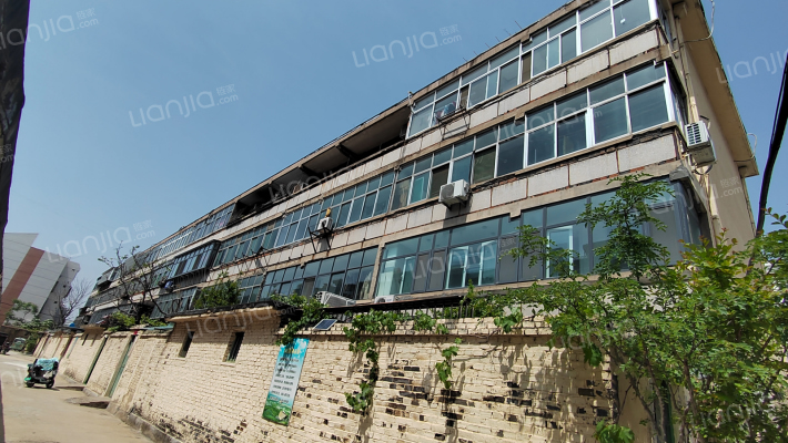 起重机械设备厂宿舍外景图