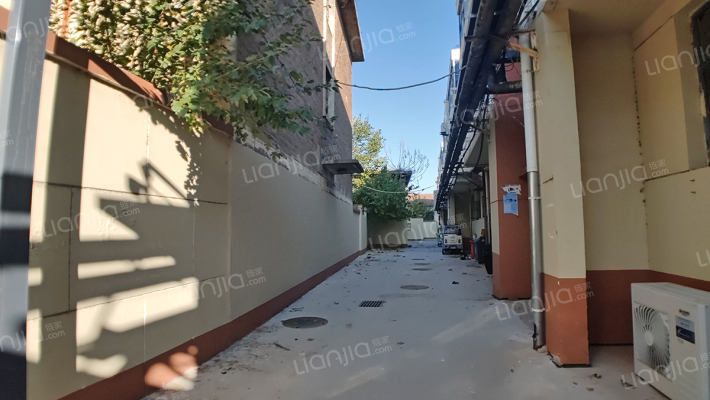 粮仓家属楼外景图