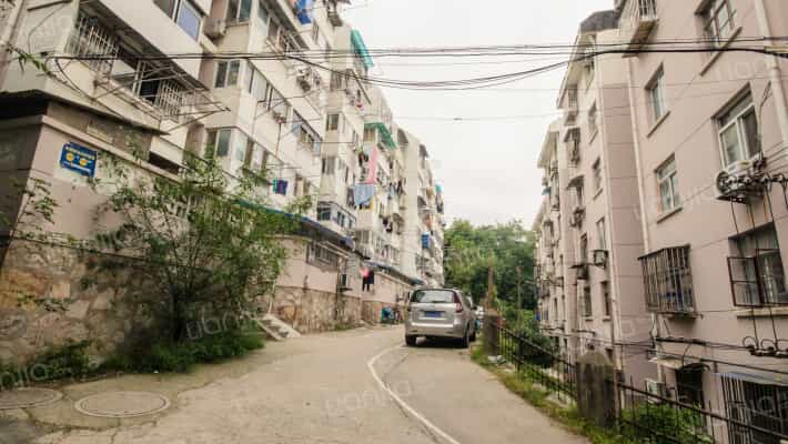 十字街47号外景图