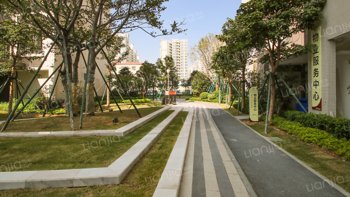 敏捷贝斯小镇外景图