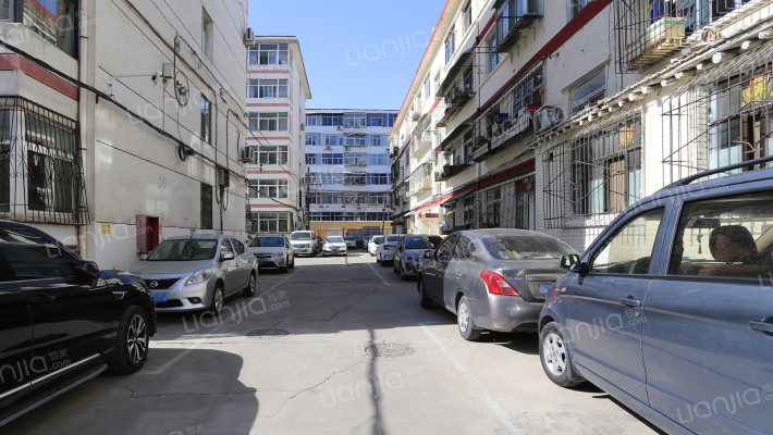 汽修宿舍外景图