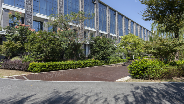 乌镇汽车度假中心外景图