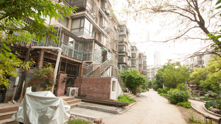 新春花苑外景图