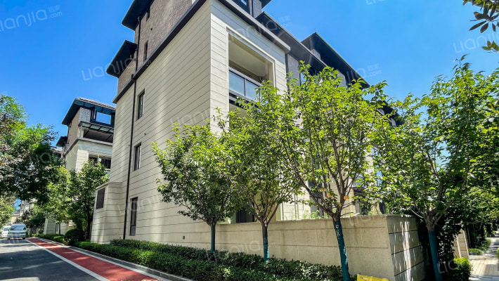 科为城墅外景图