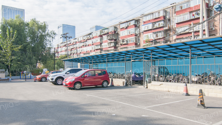 小关东街外景图