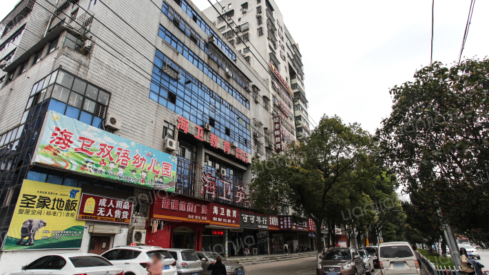 科技大楼外景图