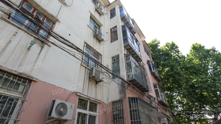 经一路三号院外景图