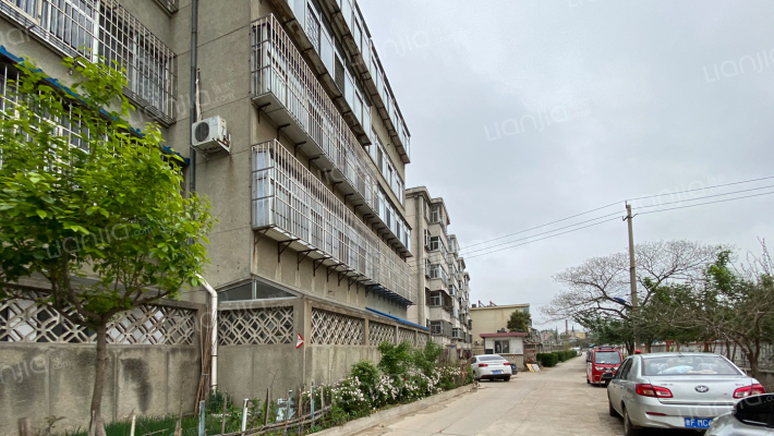 粮油公司住宅楼外景图