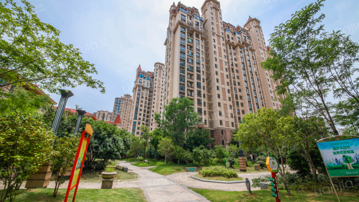 南昌中大城外景图