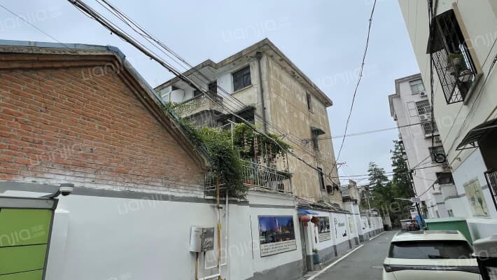 保险公司家属楼外景图