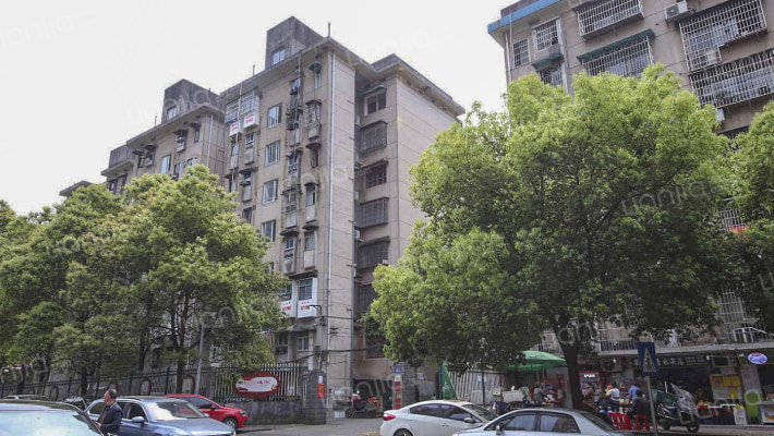 省林机厂宿舍南院外景图