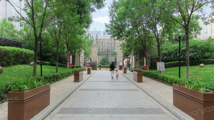 富力华庭C区外景图