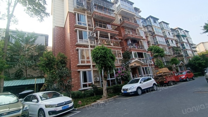 东方虹花苑外景图