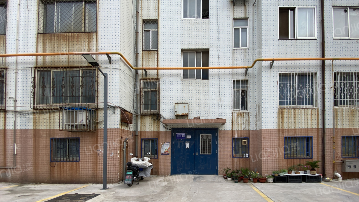 黄金家园东宿舍外景图