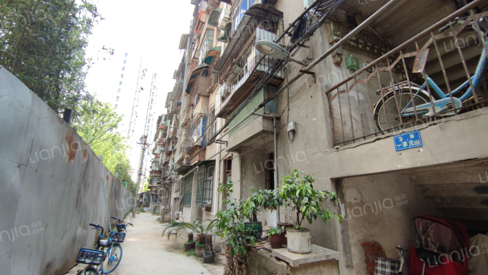 硚宫宿舍外景图