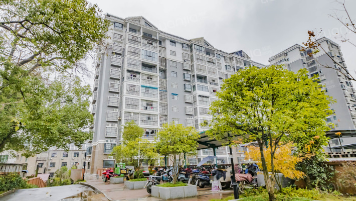 天湖府邸外景图