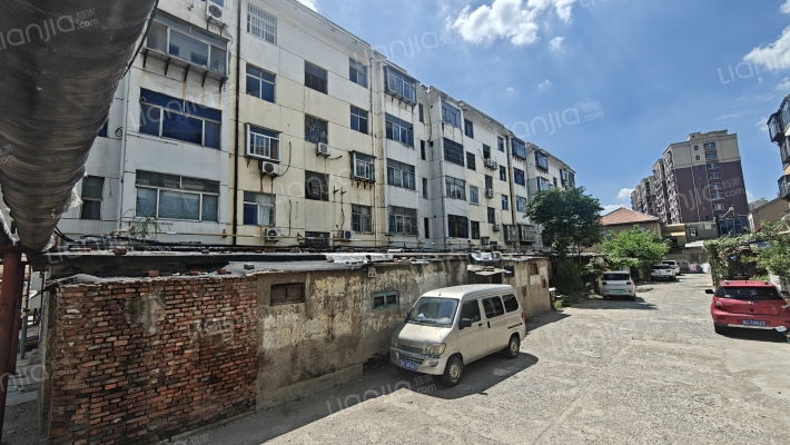 三里沟顺河街外景图