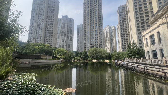 大湖山语外景图