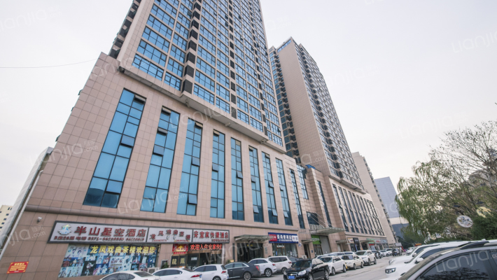 银座时代广场外景图