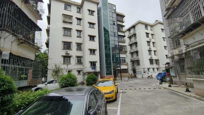 东风路110号院外景图