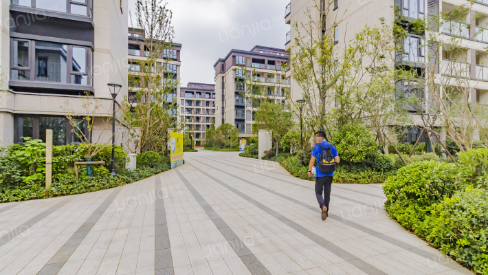 美的九峰天宸外景图