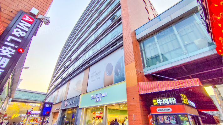 华庭财富中心外景图