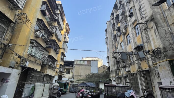 土地局宿舍楼外景图