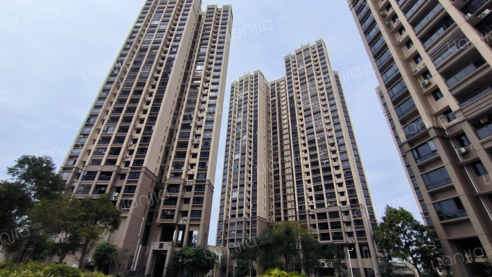 上霞湖庭外景图