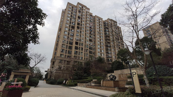 复地上城悦之城外景图