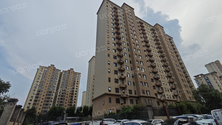 棕榈湾小区外景图