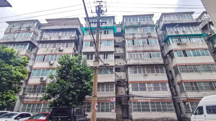 妇幼保健院宿舍外景图